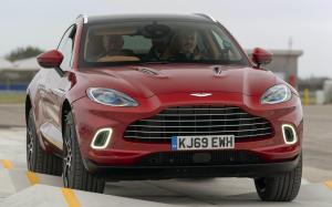 Aston Martin DBX 2020 года (UK)